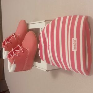 Timberland Baby Girls' Crib Booties and Cap Set Pink Nubuck New in Box Size 4